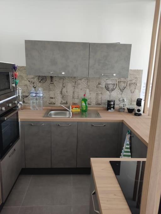Апартаменты Sorriso Flat N.9 - Entire Unit Сент-Полс-Бей Экстерьер фото