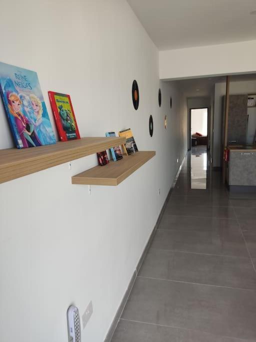 Апартаменты Sorriso Flat N.9 - Entire Unit Сент-Полс-Бей Экстерьер фото